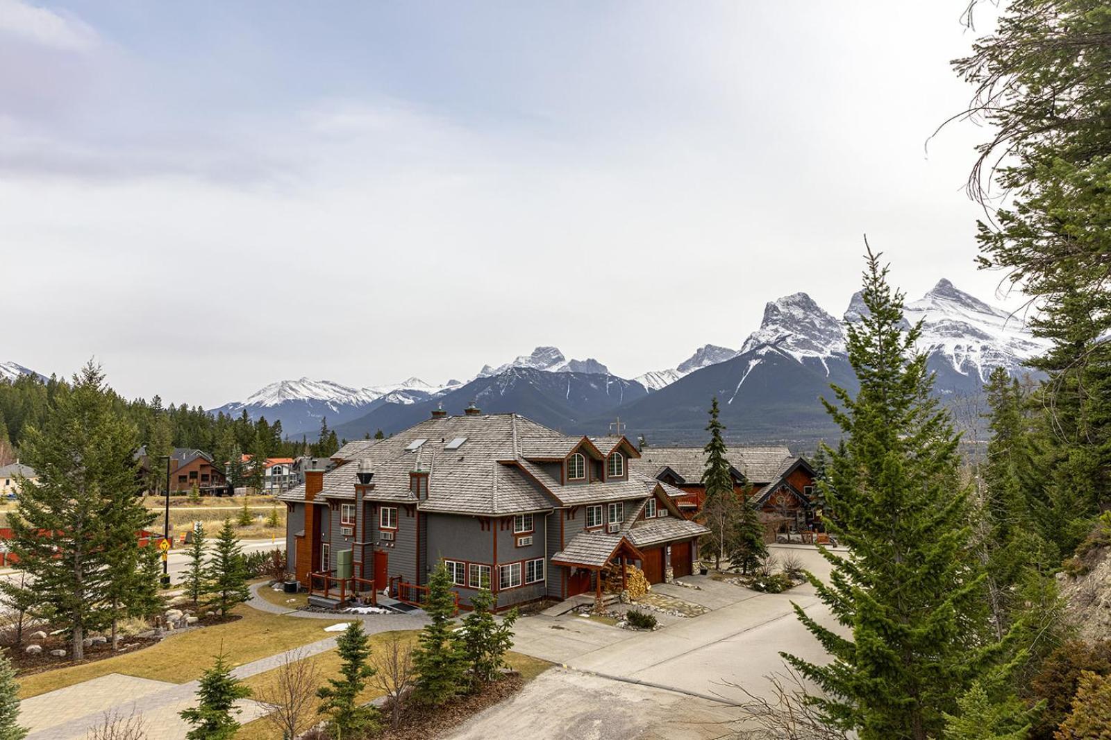 Creekside Villa Canmore Esterno foto